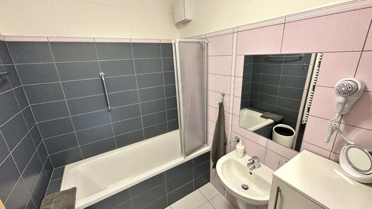 Ubytovani Trebon - Apartmany Rozmberk, Svet A Bastyr Exteriör bild